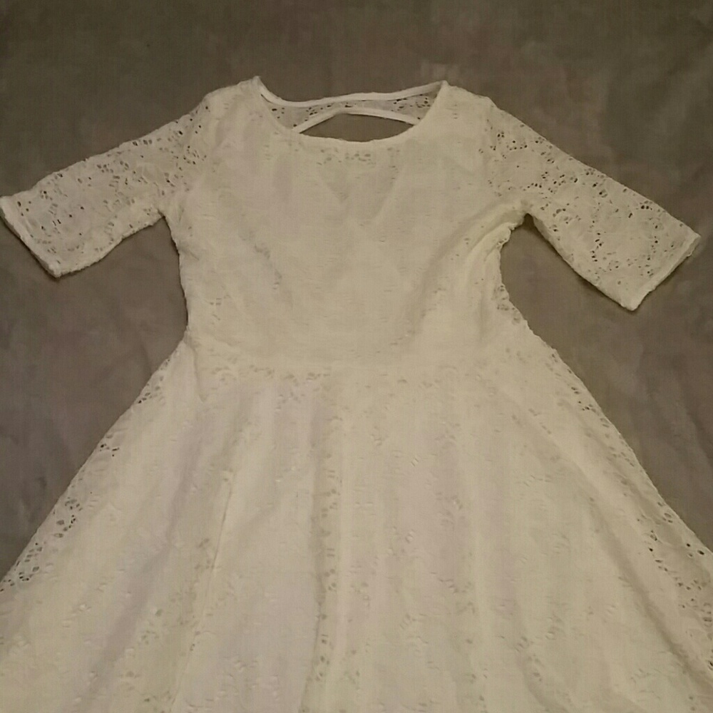 Kirra Juniors White Lace Dress